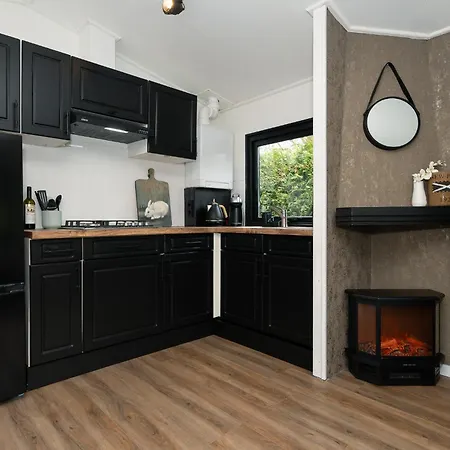 Alpstuga Stijlvol, Rustig Midden In De Veluwse Met Weidezicht