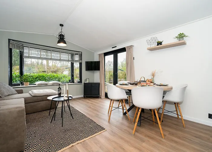 Stijlvol, Rustig Midden In De Veluwse Met Weidezicht *